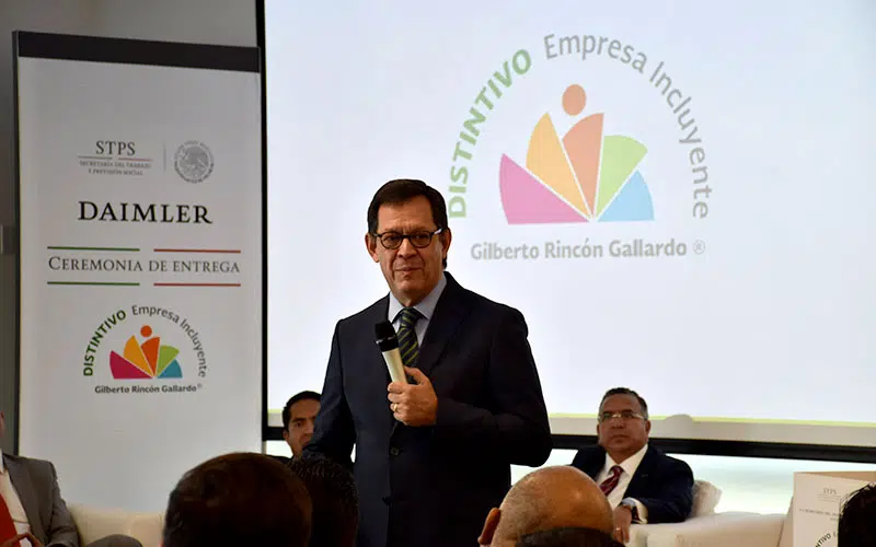  Daimler Vehículos Comerciales México obtiene Distintivo Empresa Incluyente Gilberto Rincón Gallardo