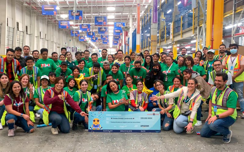 Amazon México reconoce a sus empleados por mejorar su comunidad