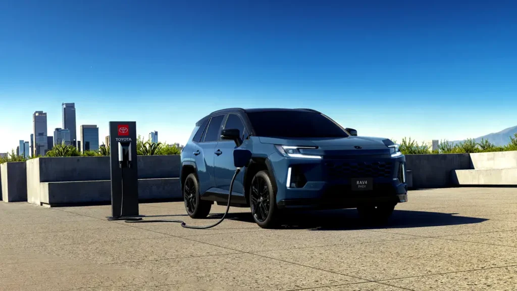 Toyota ofrece 12 modelos HEV y uno PHEV en todos los segmentos donde participa.