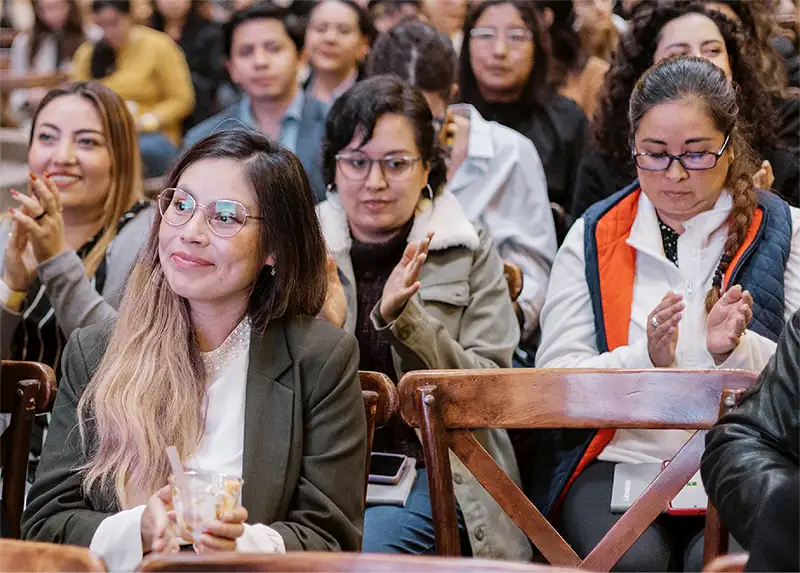 Mujeres programadoras talento femenino Laboratoria empleabilidad
