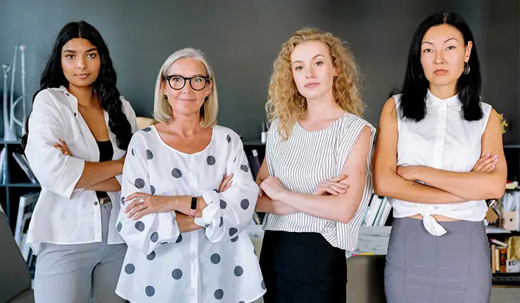 Mujeres líderes trabajando en equipo México
