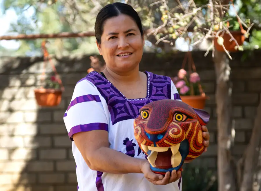 Representantes de FUNDACIÓN ADO en comunidad