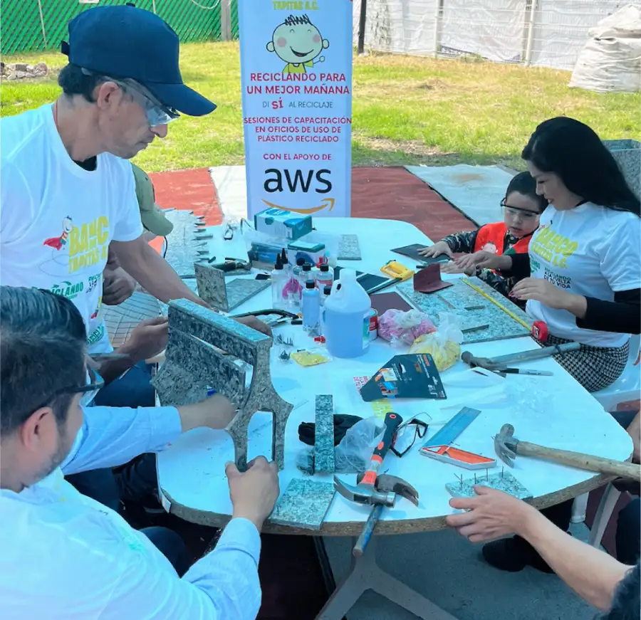 Voluntarios en proyectos comunitarios financiados en América Latina