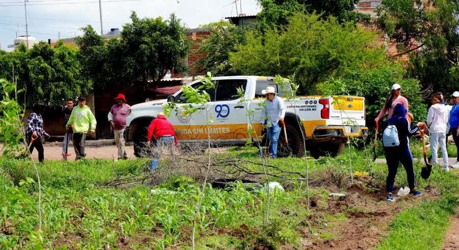 Brigada Cheyenne General Motors plantando árboles