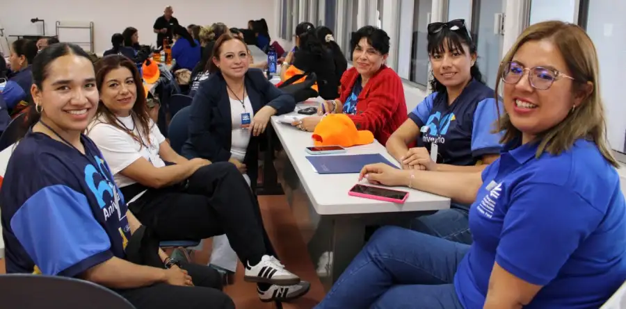 docentes usando tecnología en aula