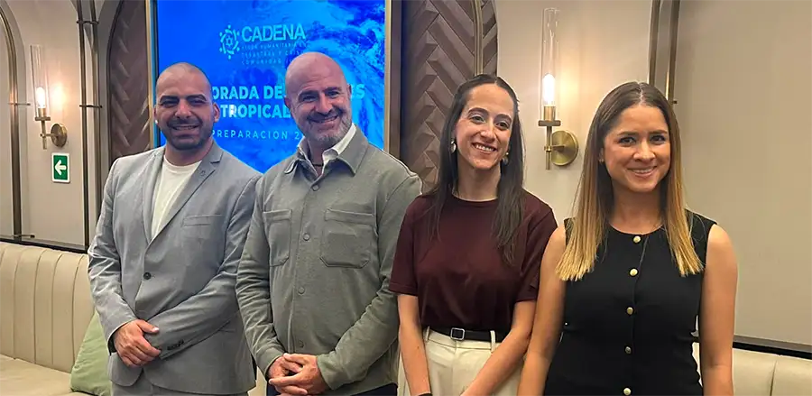 Equipo de CADENA, ayuda humanitaria mano a mano.