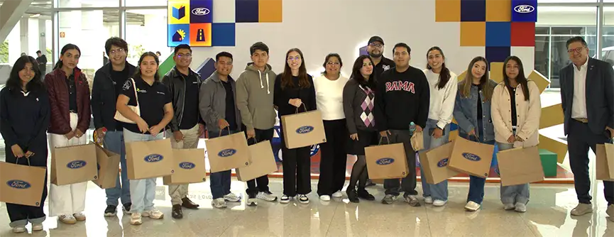 Estudiantes ganadores del desafío Ford Resiliency